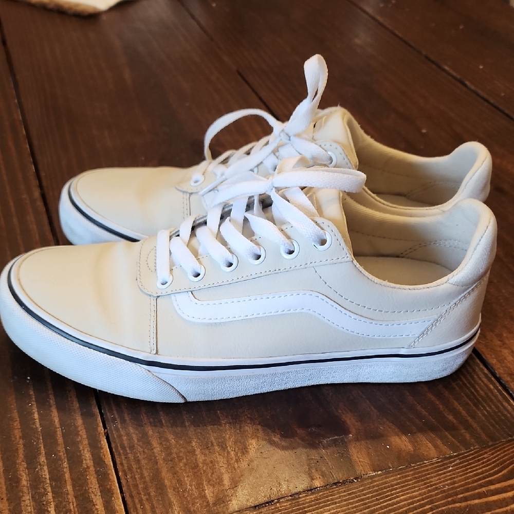 Vans Women's Cream Sneakers